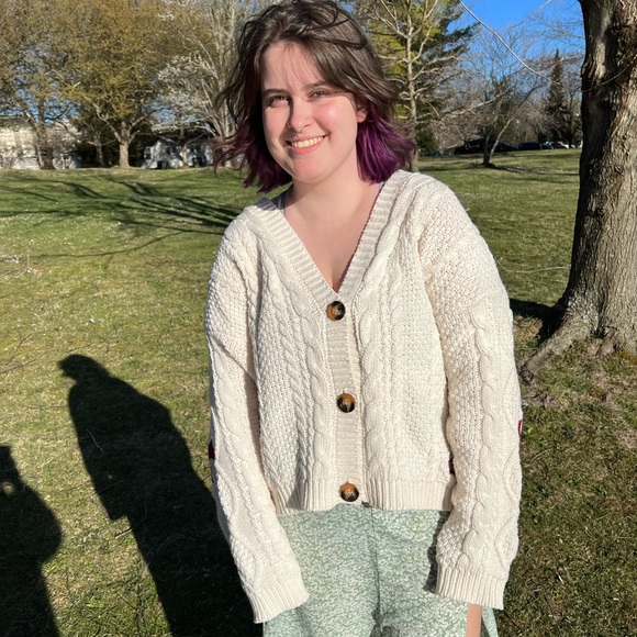 Meet your Posher, Emma - Picture 2 of 4